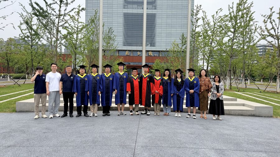 2026-Group Photo (Master & Ph.D. graduate)